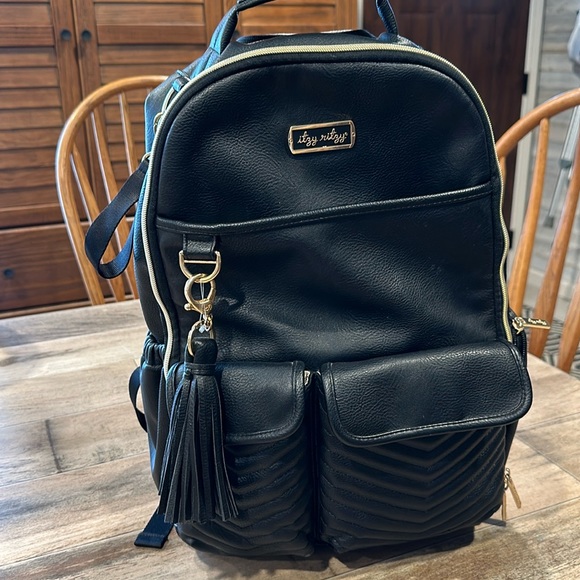 Itzy ritzy xl large boss bag